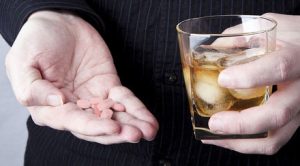 Опасность употребления препарата с алкоголем